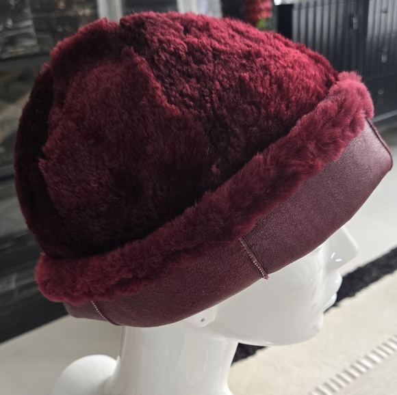 Shearling Burgundy Hat - Picture 2 of 12